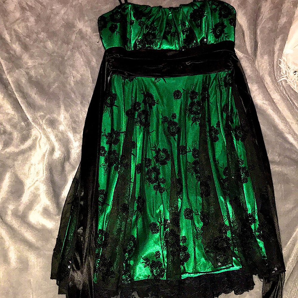 Sequin hearts. Size:3.   Color:green with designs